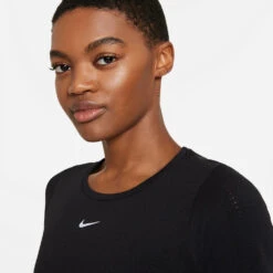 Women's Nike Dri-FIT ADV Aura Slim Short Sleeve Top -BROOKS Shoes Shop 9muvzoidye